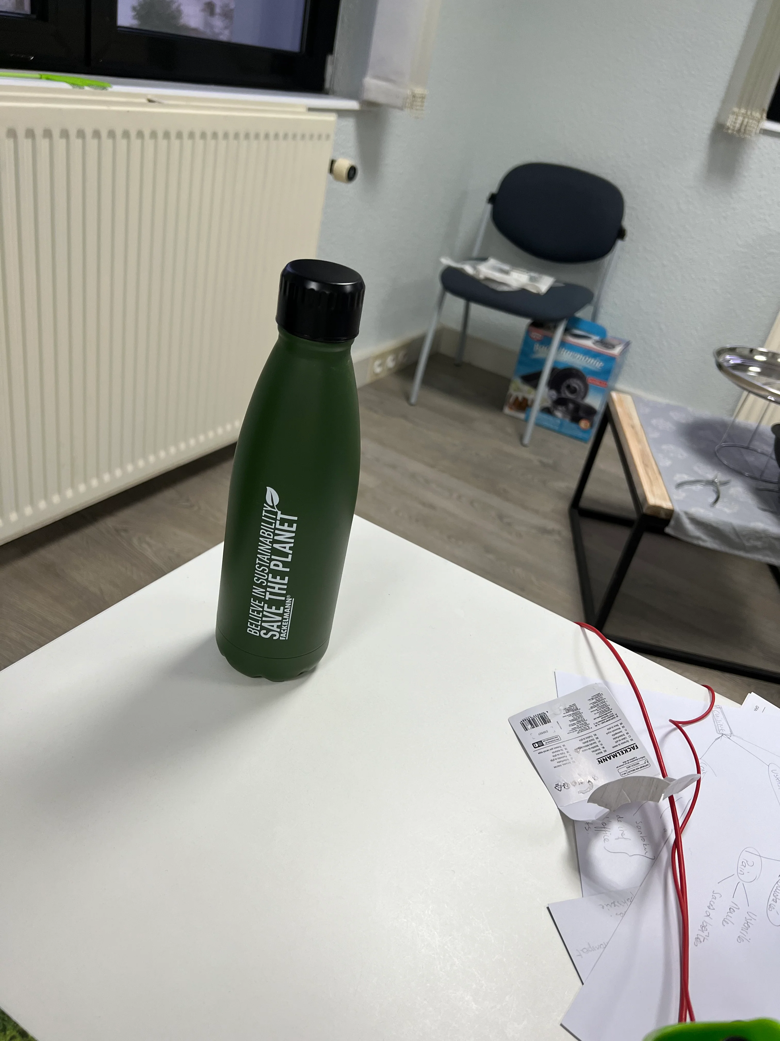 Bouteille isotherme 500 ml coloris aléatoire Fackelmann Move - Image 8