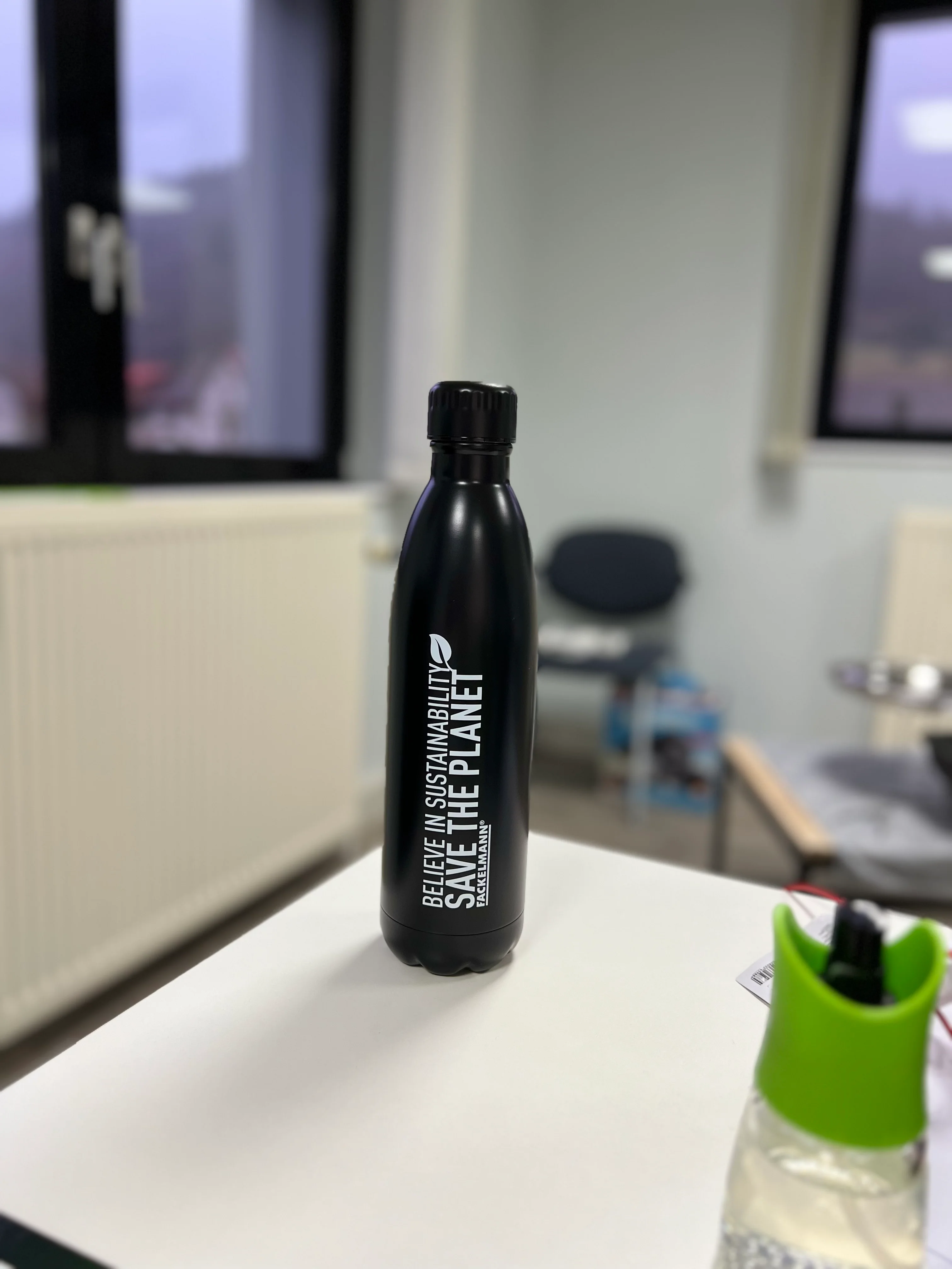 Bouteille isotherme 750 ml coloris aléatoire Fackelmann Move - Image 8
