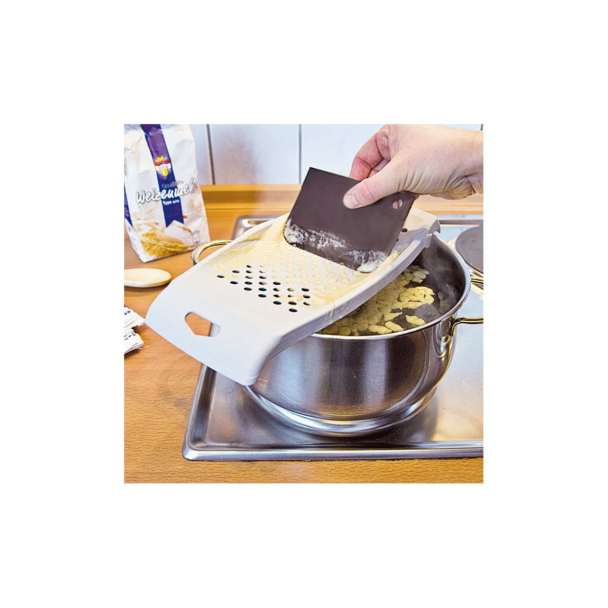 Lot de 2 râpes pour spaetzles maison 32 cmFackelmann - Image 12