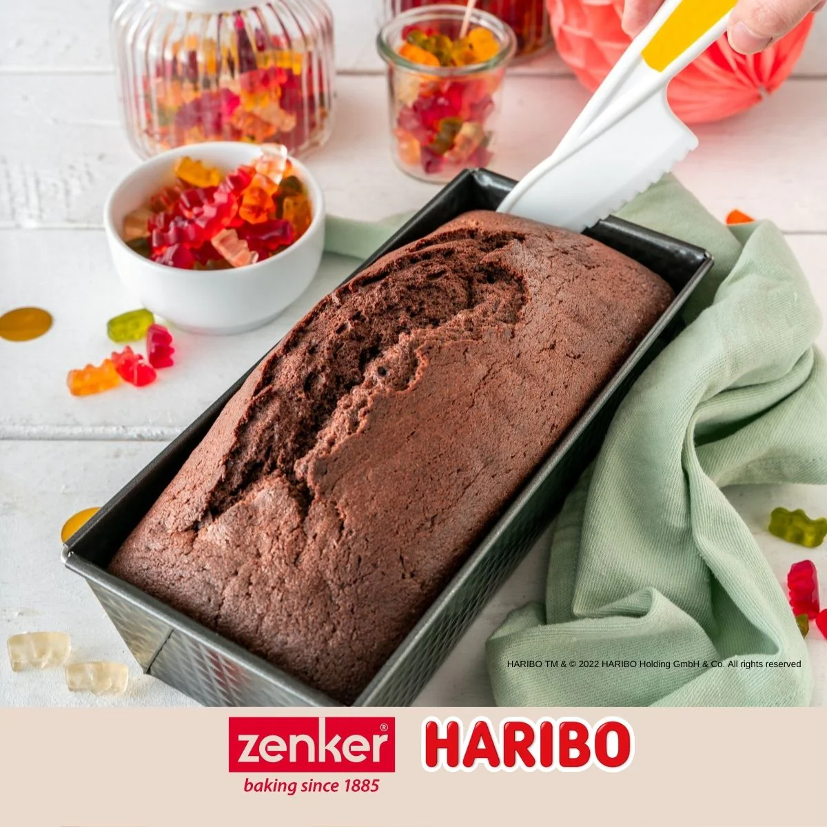 Moule à cake 25 cm avec emporte-pièce Zenker Haribo - Image 2