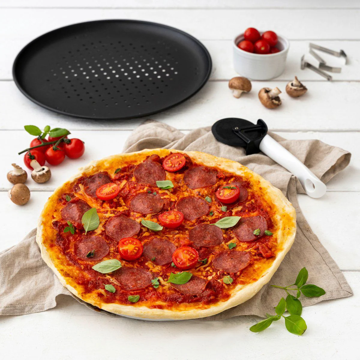 Plaque à pizza à fond perforé 32 cm Zenker Spécial Countries - Image 2